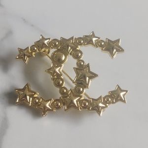 Gold brooch pin